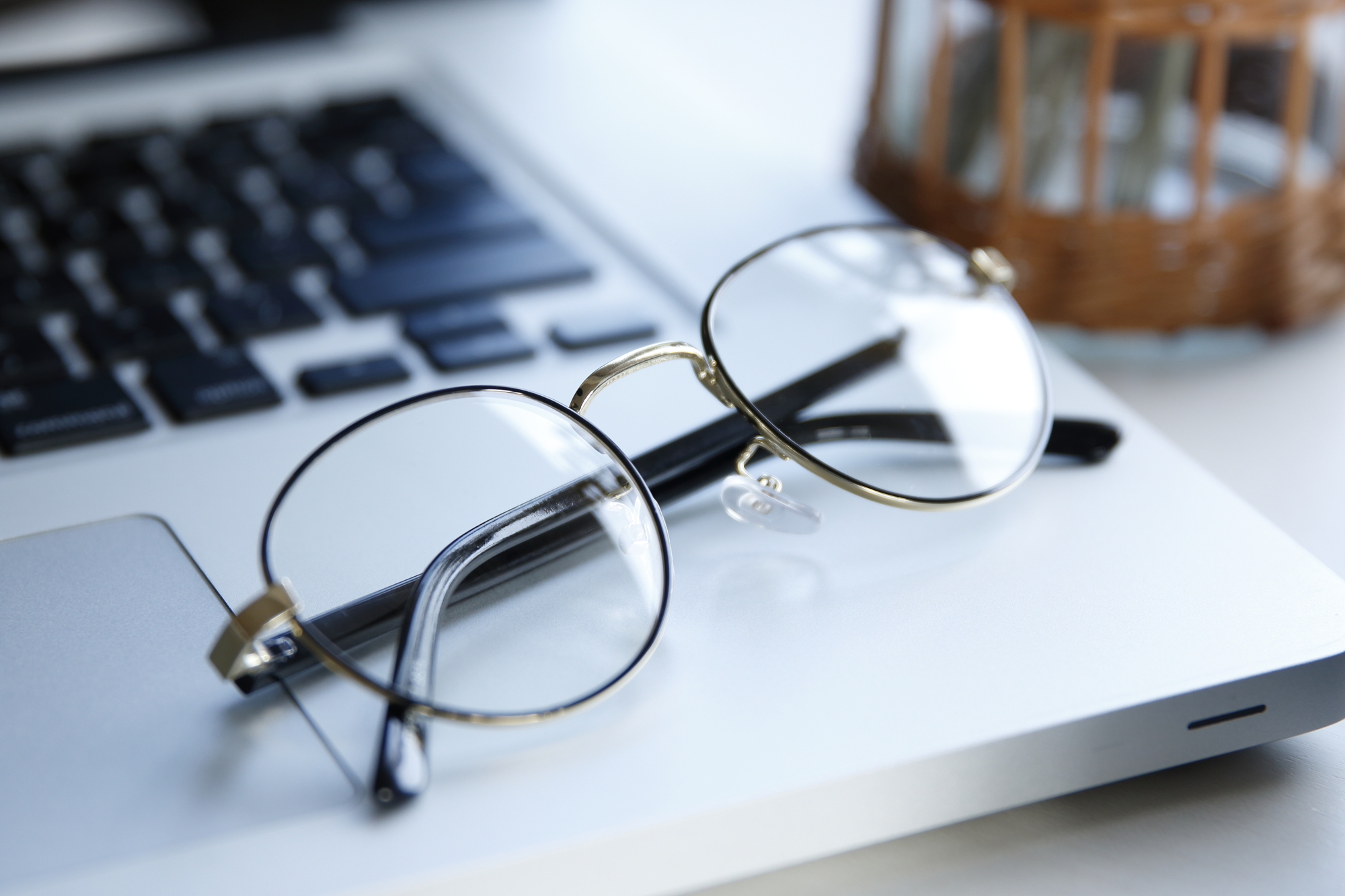 M字ハゲの印象をガラリと変えるメガネフレームtop5 マスヘア